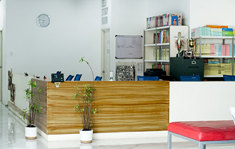 E ROOM LANGUAGE CENTER